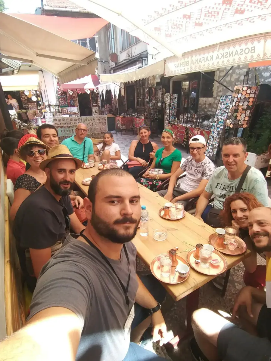 A relaxed moment after the tour, sharing Bosnian coffee with our guests in the heart of Sarajevo’s Old Town.